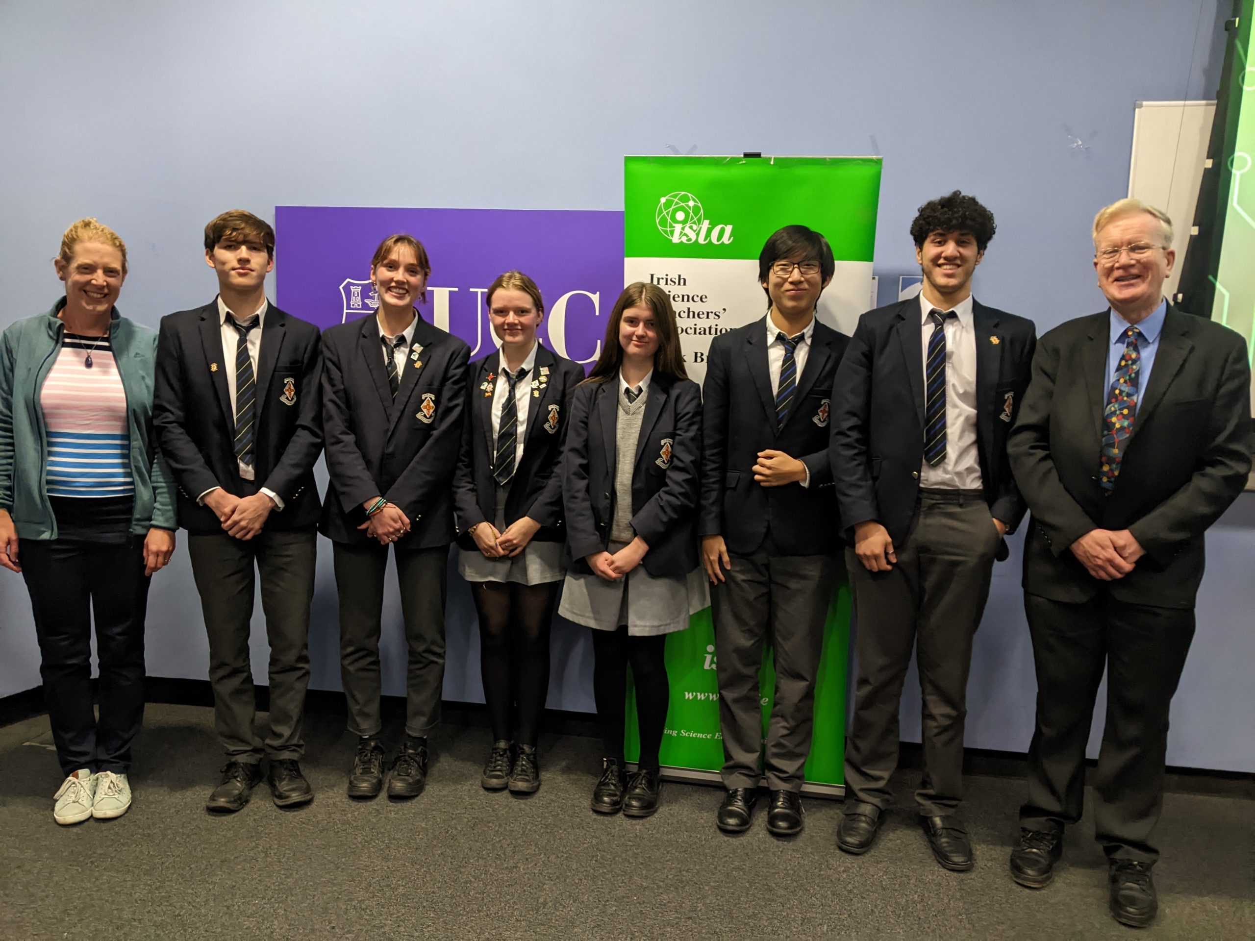 Read more about the article Celebrating Excellence in Science: Midleton College at National Senior Science Quiz